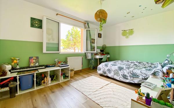 Maison à vendre    5 pièces •  Léojac