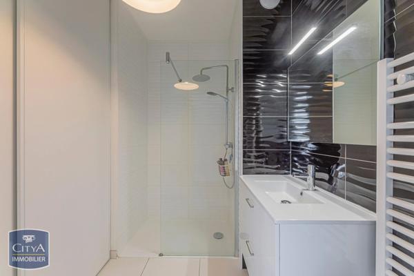 Appartement à vendre 4 pièces 98m² Saint-Cyr-sur-Loire (37540)