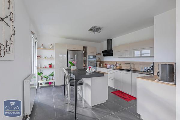 Appartement à vendre 4 pièces 98m² Saint-Cyr-sur-Loire (37540)