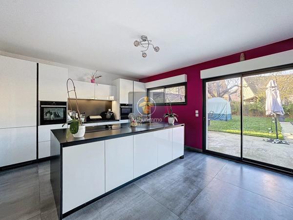 Vente Maison 8 pièces 210 m2 à Brie-Comte-Robert