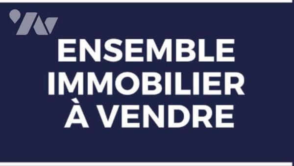 À Vendre – Ensemble Immobilier avec jardin, local commercial indépendant et stationnements.