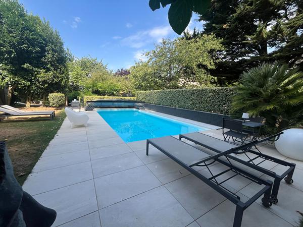 COUP DE COEUR - Maison de charme en pierres avec 2 gites - Terrain avec piscine