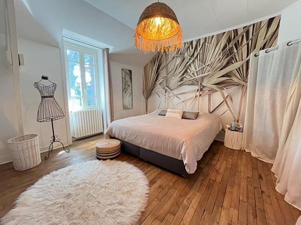 COUP DE COEUR - Maison de charme en pierres avec 2 gites - Terrain avec piscine