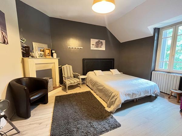 COUP DE COEUR - Maison de charme en pierres avec 2 gites - Terrain avec piscine