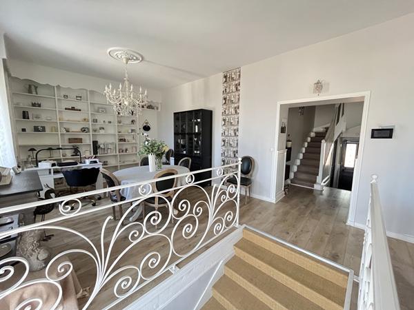 COUP DE COEUR - Maison de charme en pierres avec 2 gites - Terrain avec piscine