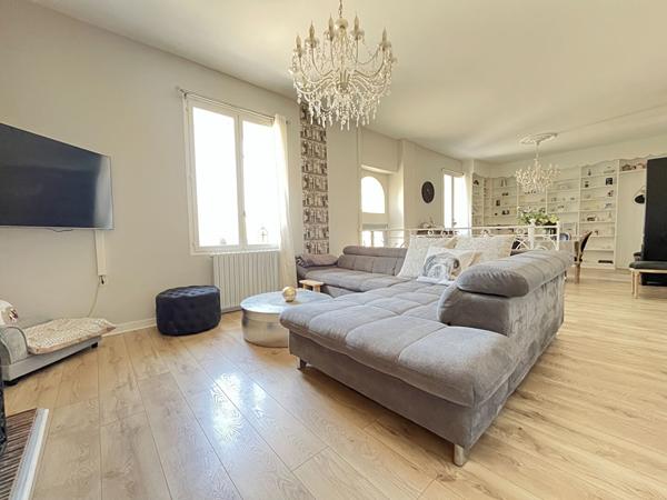 COUP DE COEUR - Maison de charme en pierres avec 2 gites - Terrain avec piscine