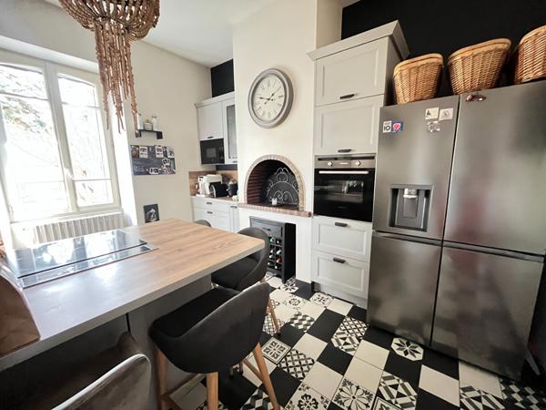 COUP DE COEUR - Maison de charme en pierres avec 2 gites - Terrain avec piscine