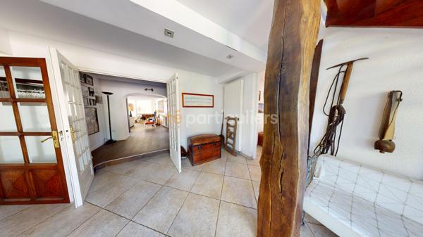 Vente
                Maison280 m² - 9 Pièces -
                    TARBES (65000)