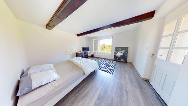 Vente
                Maison280 m² - 9 Pièces -
                    TARBES (65000)