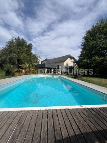 Vente
                Maison280 m² - 9 Pièces -
                    TARBES (65000)