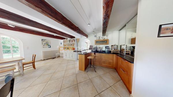 Vente
                Maison280 m² - 9 Pièces -
                    TARBES (65000)