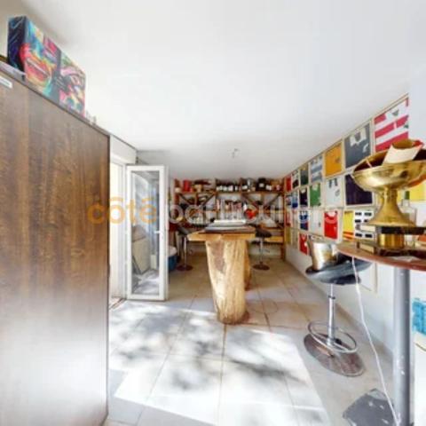 Vente
                Maison280 m² - 9 Pièces -
                    TARBES (65000)