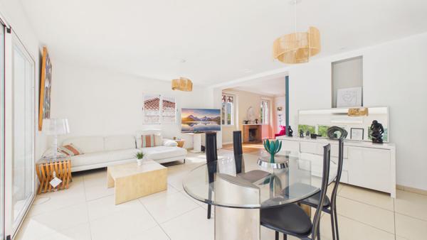 ANGLET CENTRE - Maison de caractère avec piscine et potentiel exceptionnel Anglet