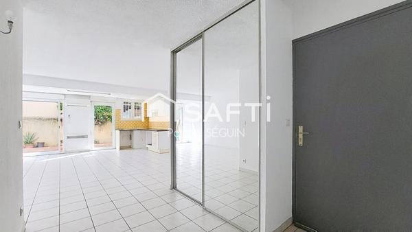 3 PIECES - 2 PLACES DE PKG - COUR PRIVÉE