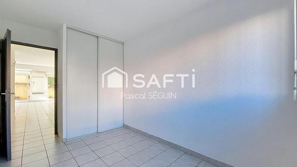 3 PIECES - 2 PLACES DE PKG - COUR PRIVÉE