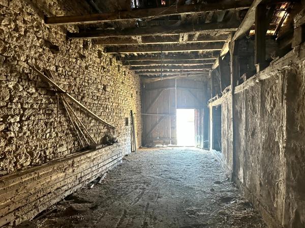 Maison à vendre avec grange attenante et terrain VITTEAUX (21)