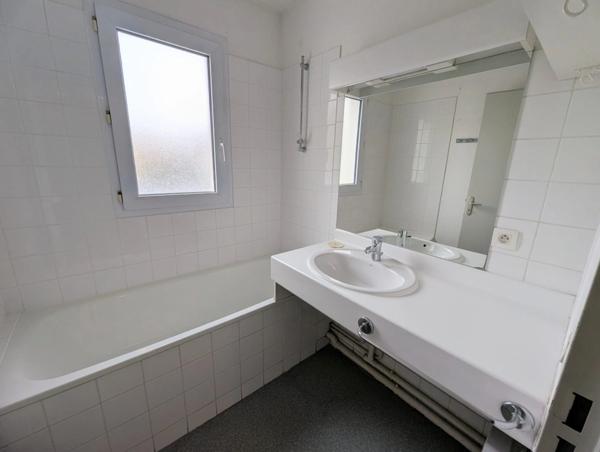 Bordeaux, appartement 3 pièces avec terrasse et parkings privatifs