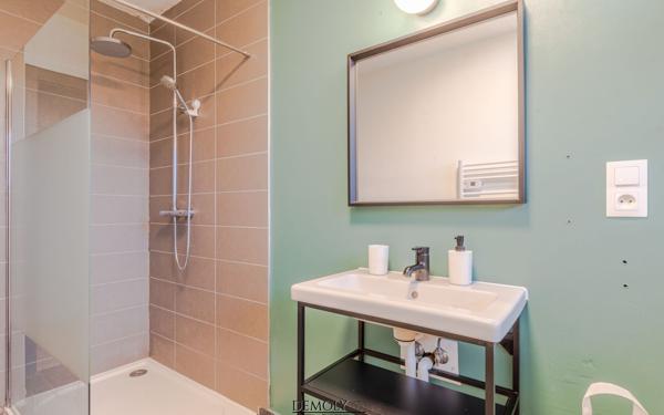 Immeuble à vendre    8 pièces •  Basse-Ham