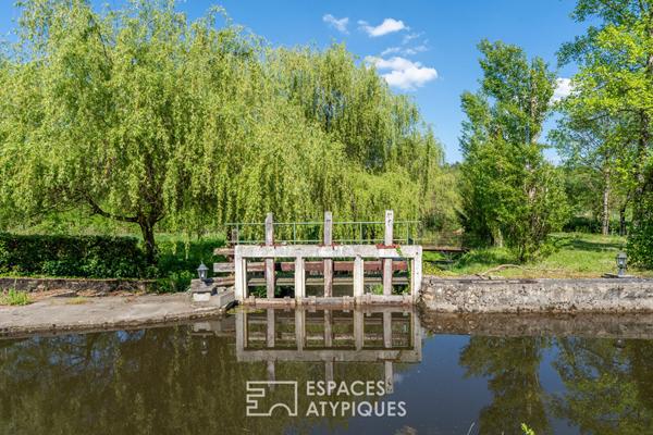 Moulin historique et ses dépendances au coeur de la nature
