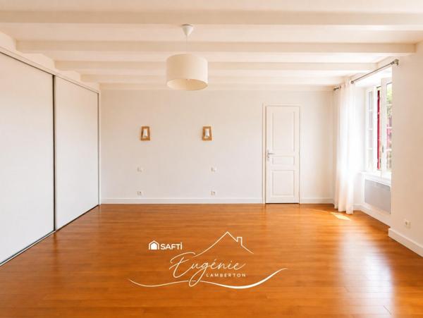 Maison de caractère – Beaux volumes, pierre et poutres apparentes