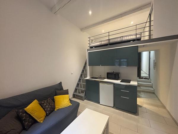 AIX EN PROVENCE -  A LOUER - STUDIO - TERRASSE - 18 m²