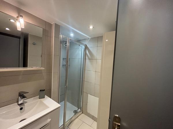 AIX EN PROVENCE -  A LOUER - STUDIO - TERRASSE - 18 m²