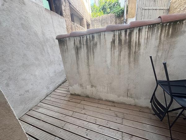 AIX EN PROVENCE -  A LOUER - STUDIO - TERRASSE - 18 m²