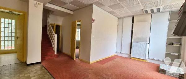 En plein centre d' ETAPLES,

Venez découvrir ce maison, anciennement utilisé comme bureaux co...