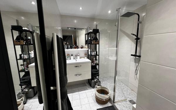 Maison à vendre    6 pièces •  Marguerittes