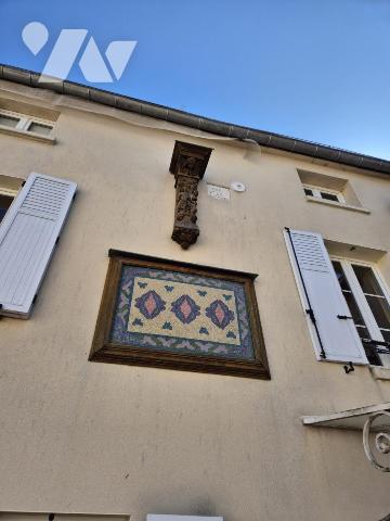 Magnifique Maison Bourgeoise du 18e et ancienne bâtisse de l'Abbaye de Molesme saura vous sédui...