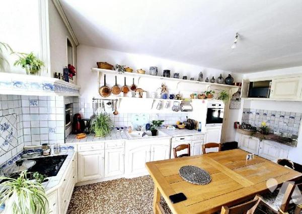 Magnifique Maison Bourgeoise du 18e et ancienne bâtisse de l'Abbaye de Molesme saura vous sédui...