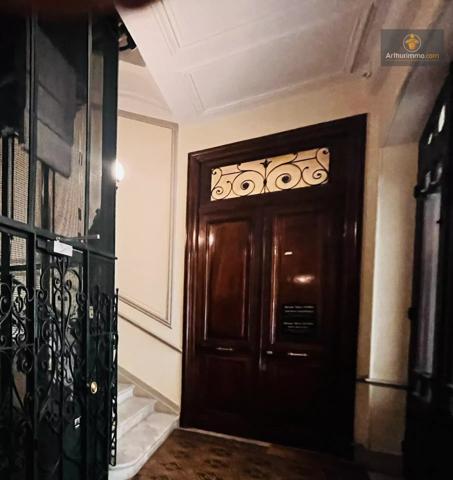 Vente                                                      Appartement
                        
                     1 pièces                      10 m2                     à Nice