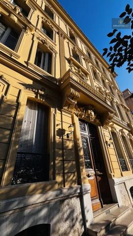 Vente                                                      Appartement
                        
                     1 pièces                      10 m2                     à Nice
