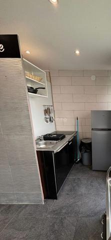 Bâtiment commercial avec piscine et jacuzzi à Lutterbach