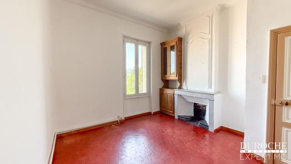 Maison de caractère avec jardin et dépendance — Piolenc (200 m² + potentiel)