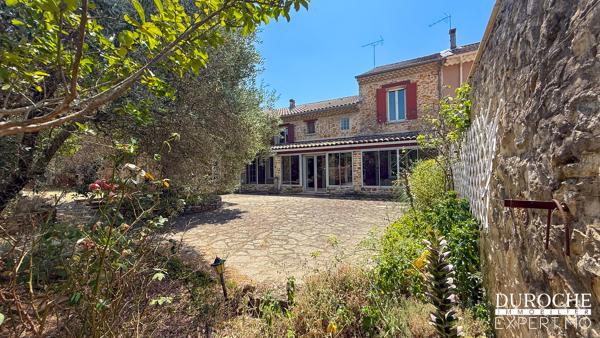 Maison de caractère avec jardin et dépendance — Piolenc (200 m² + potentiel)