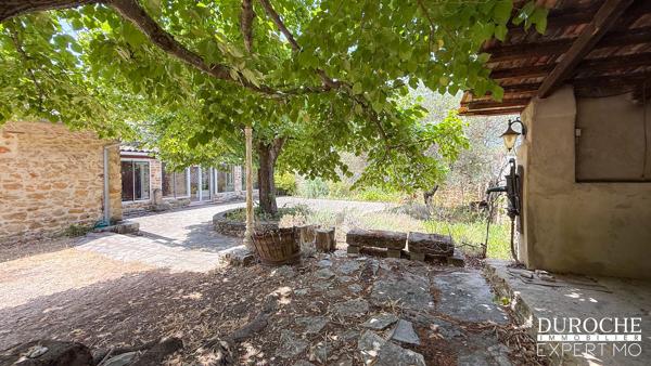 Maison de caractère avec jardin et dépendance — Piolenc (200 m² + potentiel)