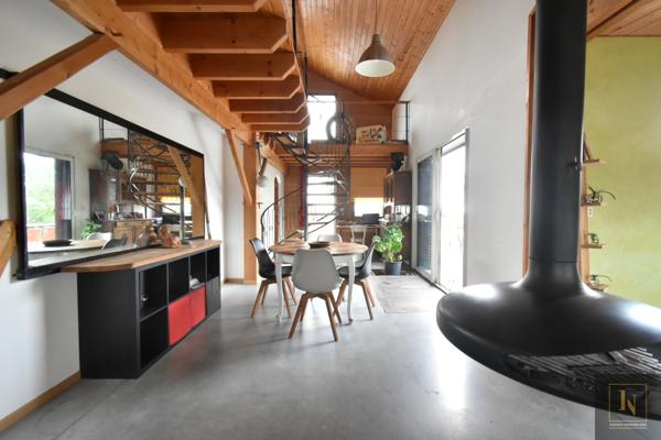 Maison
                                                                                                                                                                                                                                                                                                                        5 pièce(s)                                                                                                                                                                                                          2 chambre(s)                                                                                                                                                                                                          98  m²
