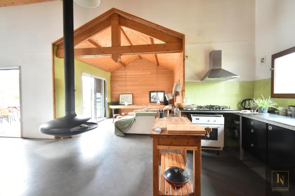 Maison
                                                                                                                                                                                                                                                                                                                        5 pièce(s)                                                                                                                                                                                                          2 chambre(s)                                                                                                                                                                                                          98  m²