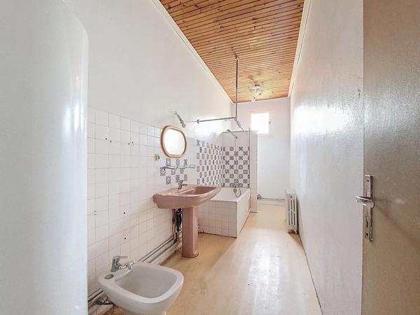 Propriete à vendre 7 pièces GUEYZE (47)