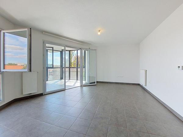A VENDRE - TOULOUSE entre Lalande et Aucamville - Appartement T3 57m² et deux places de parking en sous-sol