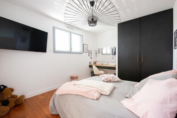 ARCHITECTURE CONTEMPORAINE - MAISON D'ARCHITECTE AVEC PISCINE - Carbon blanc