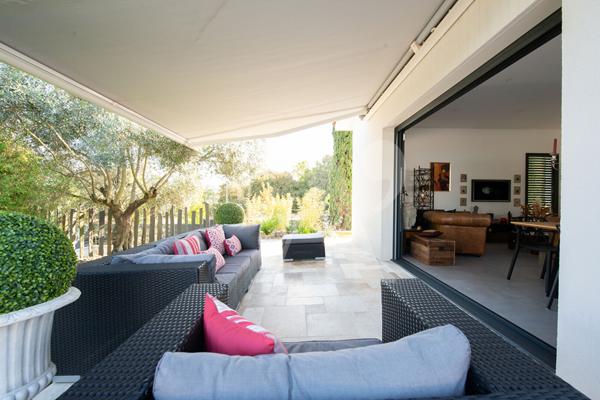 ARCHITECTURE CONTEMPORAINE - MAISON D'ARCHITECTE AVEC PISCINE - Carbon blanc