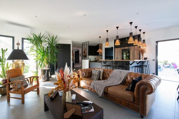 ARCHITECTURE CONTEMPORAINE - MAISON D'ARCHITECTE AVEC PISCINE - Carbon blanc