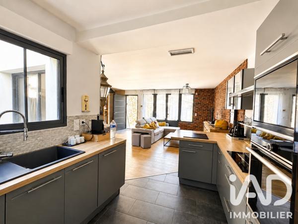 Maison à vendre 6 pièces 168 m² Angoulins