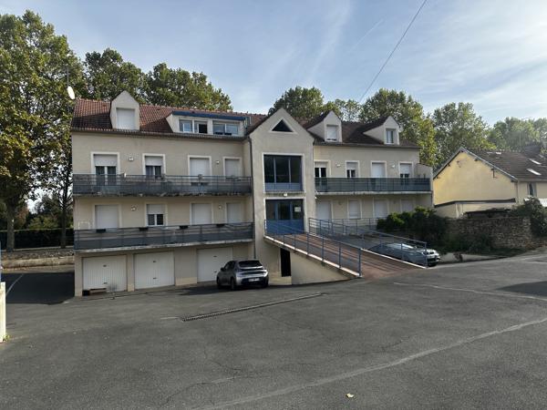 Appartement
         4 pièces
        - 104 m² 235 000 €*