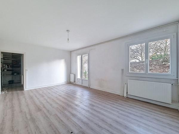 SAINT CYR SUR LOIRE - MAISONS BLANCHES - Studio de 35.05 m2 en rez de chaussée avec jardin privé