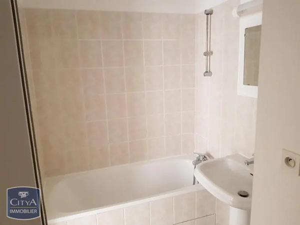 Appartement à louer 2 pièces 25.47m² Tours (37000)