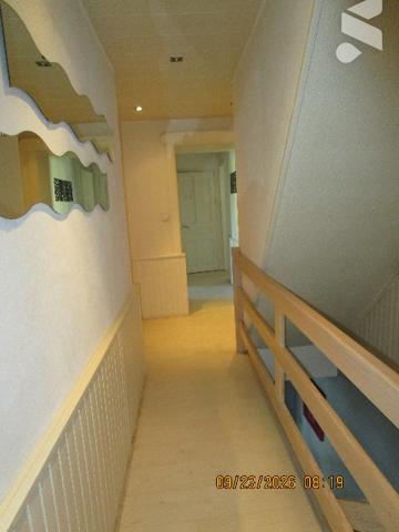Maison d'habitation, en  excellent état d'entretien, partie mitoyenne, composée de 6 pièces sur 6 a