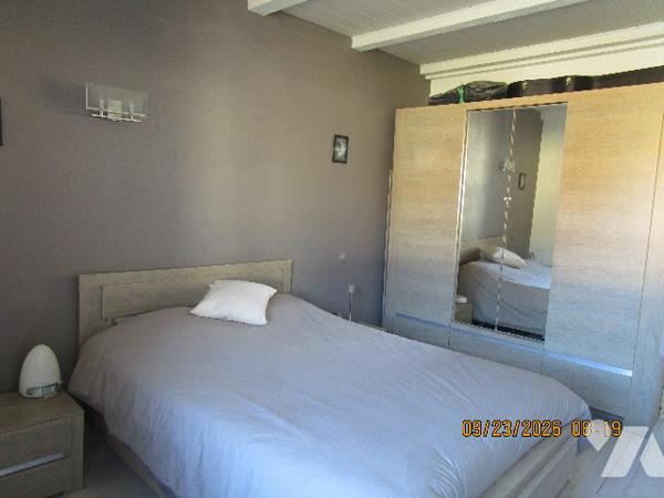 Maison d'habitation, en  excellent état d'entretien, partie mitoyenne, composée de 6 pièces sur 6 a